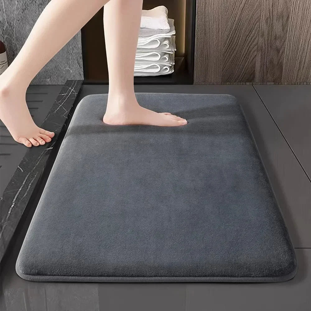 Soft Coral Velvet Bath Mat – Absorbent & Non-Slip