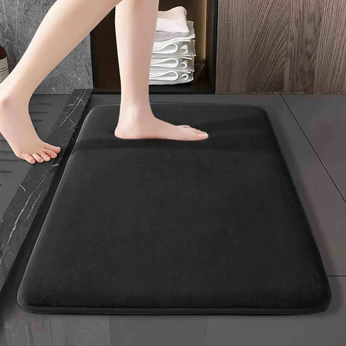 Soft Coral Velvet Bath Mat – Absorbent & Non-Slip